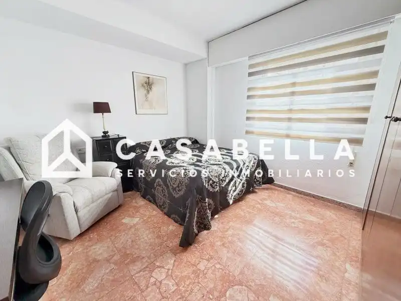 Schlafzimmer von Wohnung zur Miete in Valencia mit Klimaanlage, Heizung und Terrasse
