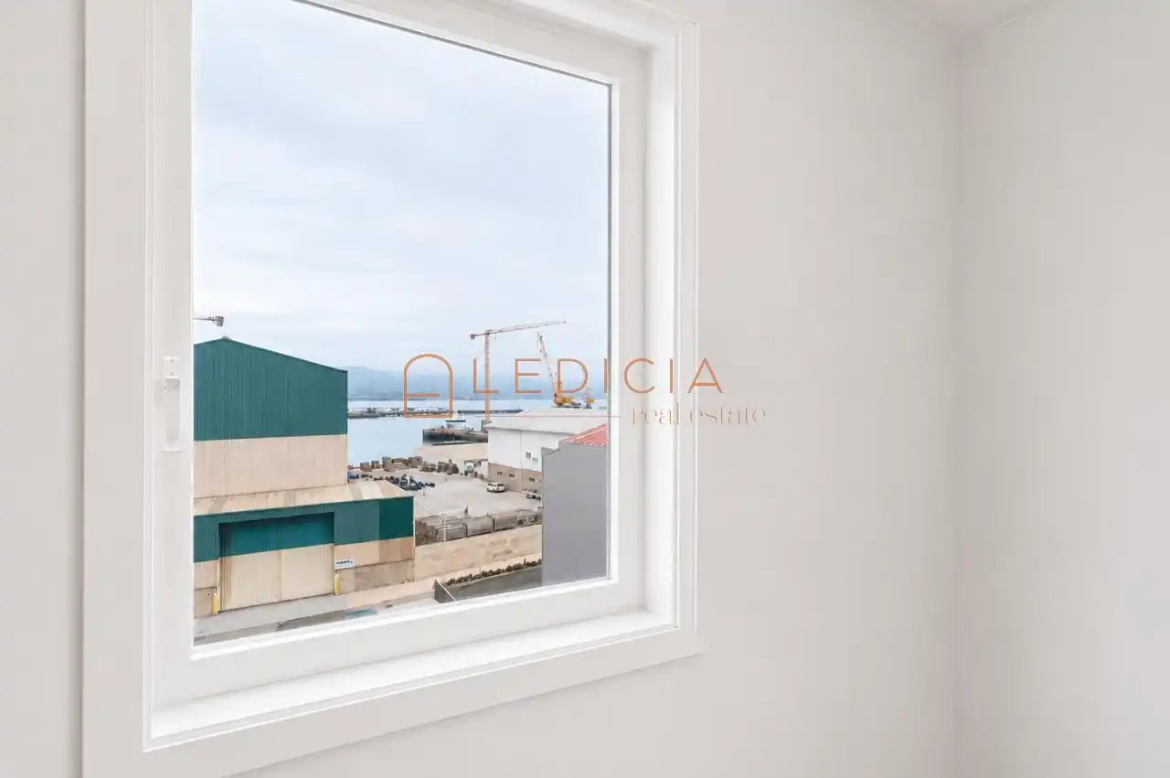 Bedroom of Flat for sale in Vigo   with Heating
