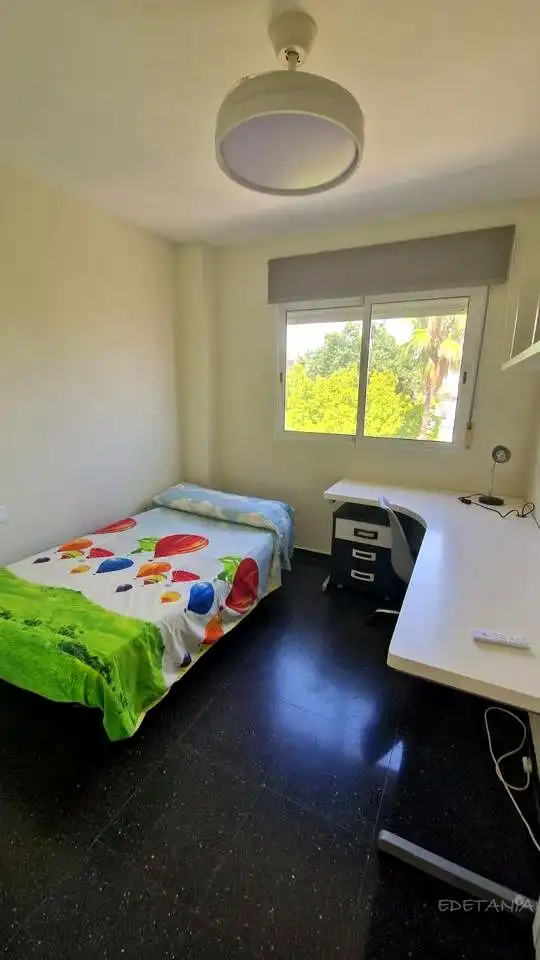 Habitación de Piso de alquiler en Moncada con Aire acondicionado, Calefacción y Amueblado