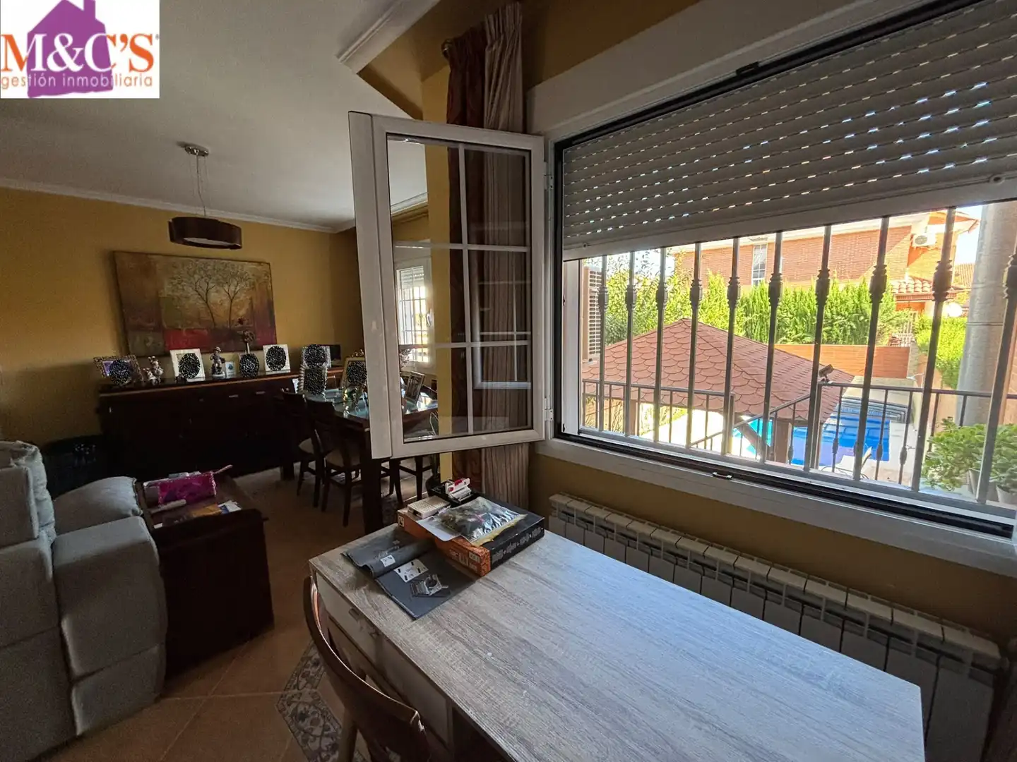 Vista exterior de Casa o xalet en venda en Puertollano amb Aire condicionat, Calefacció i Piscina