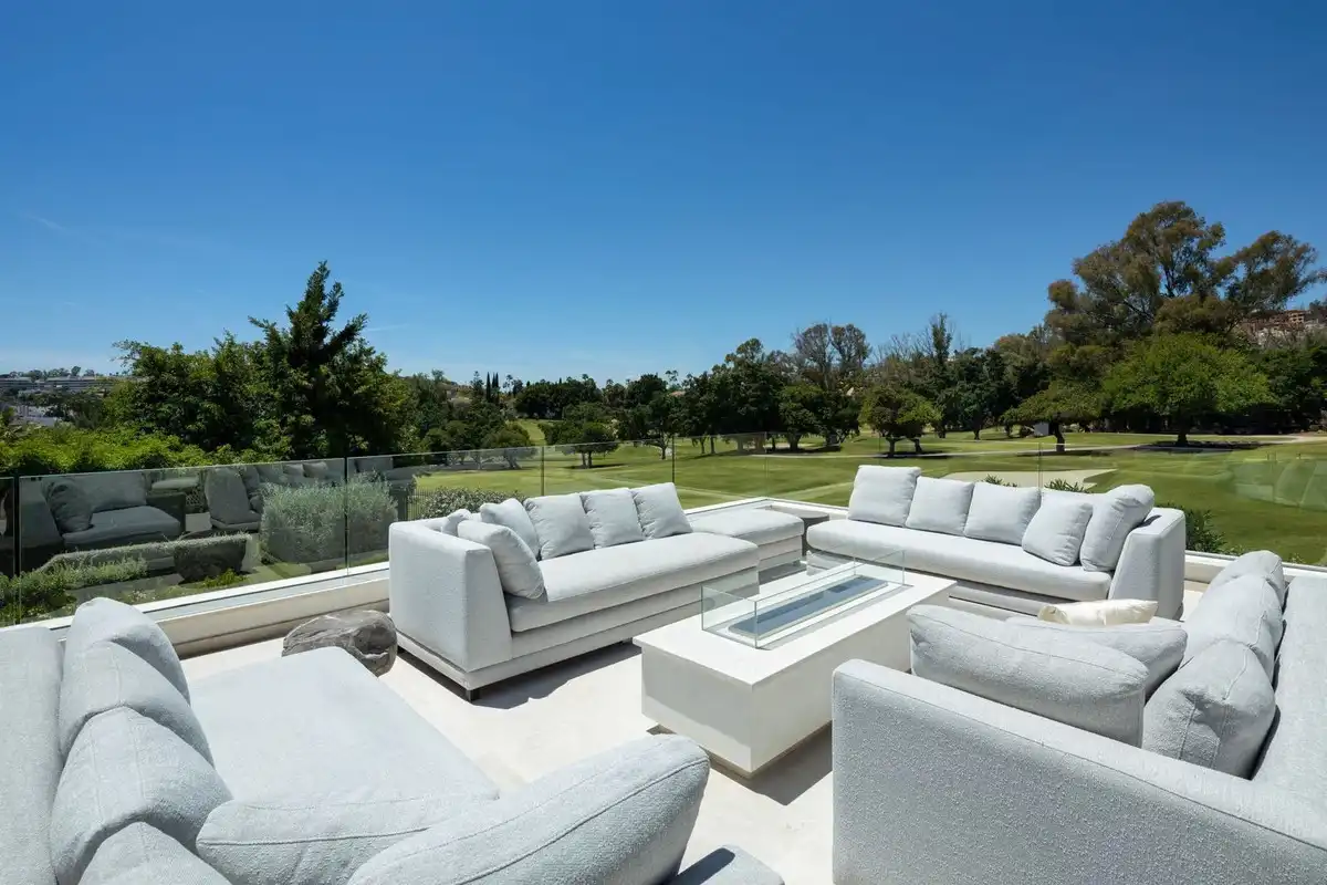 Chalet con piscina en venta en Nueva Andalucía, imagen 2