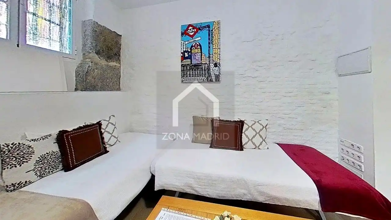 Wohnzimmer von Erdgeschoss zum Verkauf in Madrid mit Möbliert