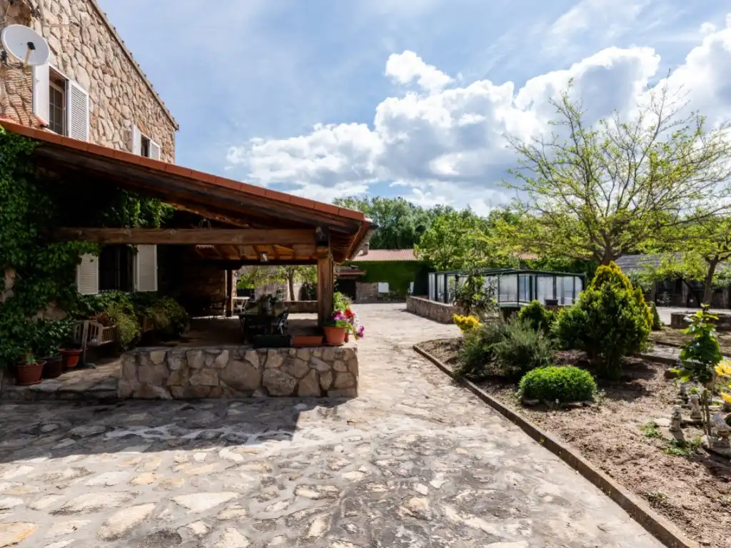 Jardín de Casa o chalet en venta en Espinoso del Rey con Terraza, Piscina y Amueblado
