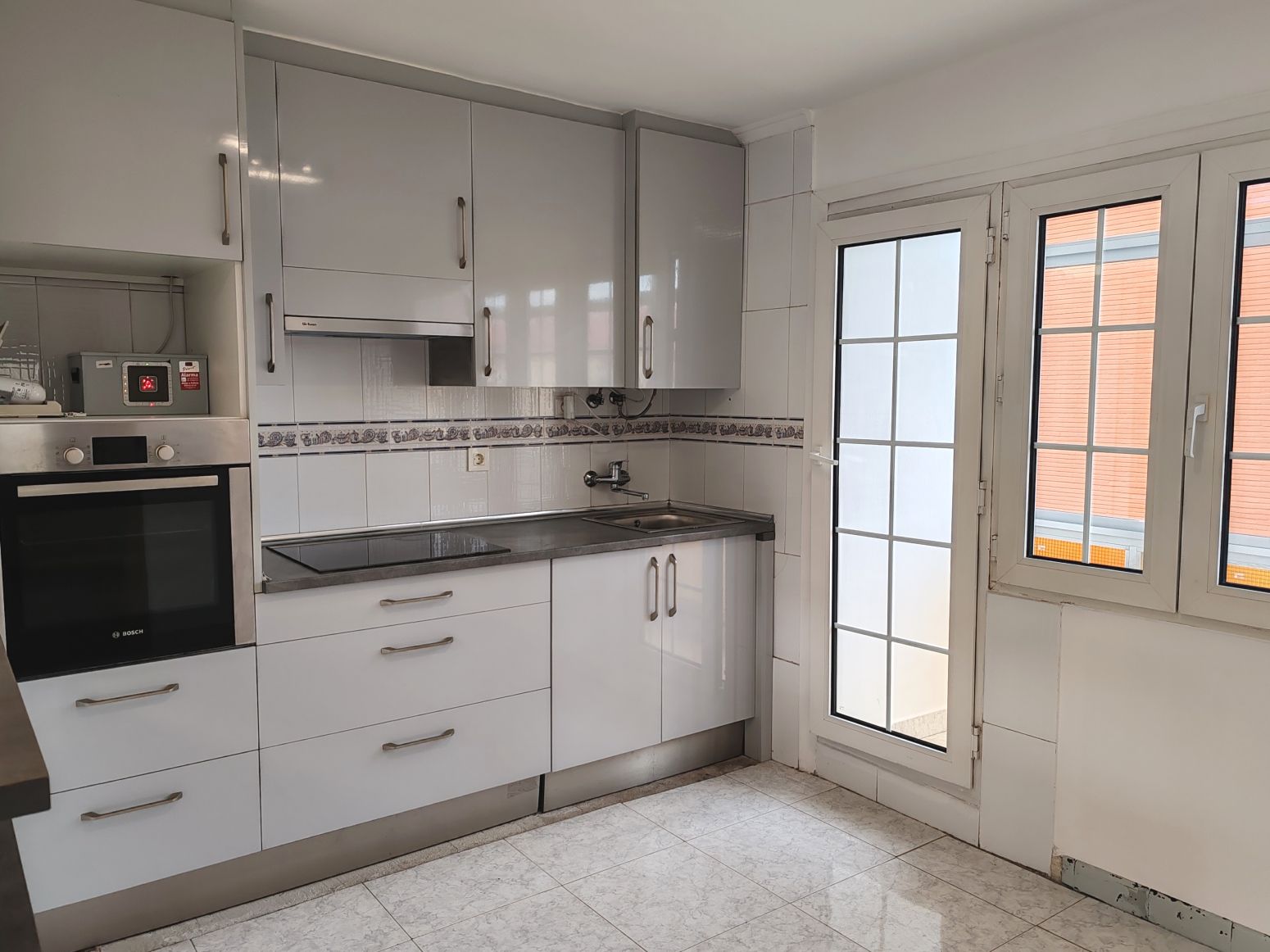 Cuina de Pis de lloguer en Siero amb Calefacció, Jardí privat i Terrassa