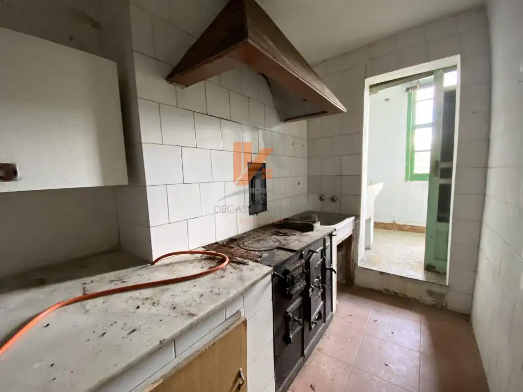 Cuina de Casa o xalet en venda en Santiago de Compostela 