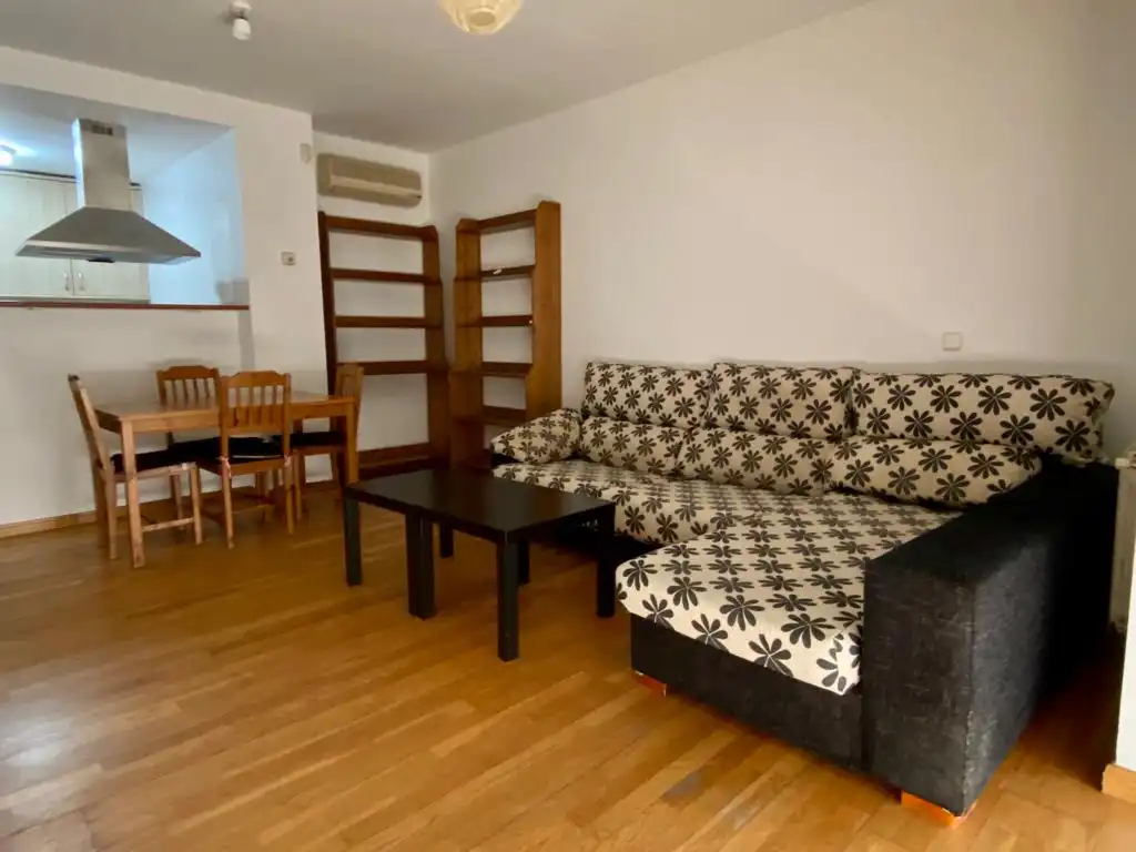 Sala de estar de Apartamento en venta en Villanueva de la Cañada con Aire acondicionado, Calefacción y Parquet