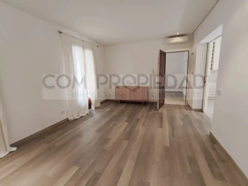 Sala d'estar de Pis de lloguer en  Palma de Mallorca amb Aire condicionat, Terrassa i Forn