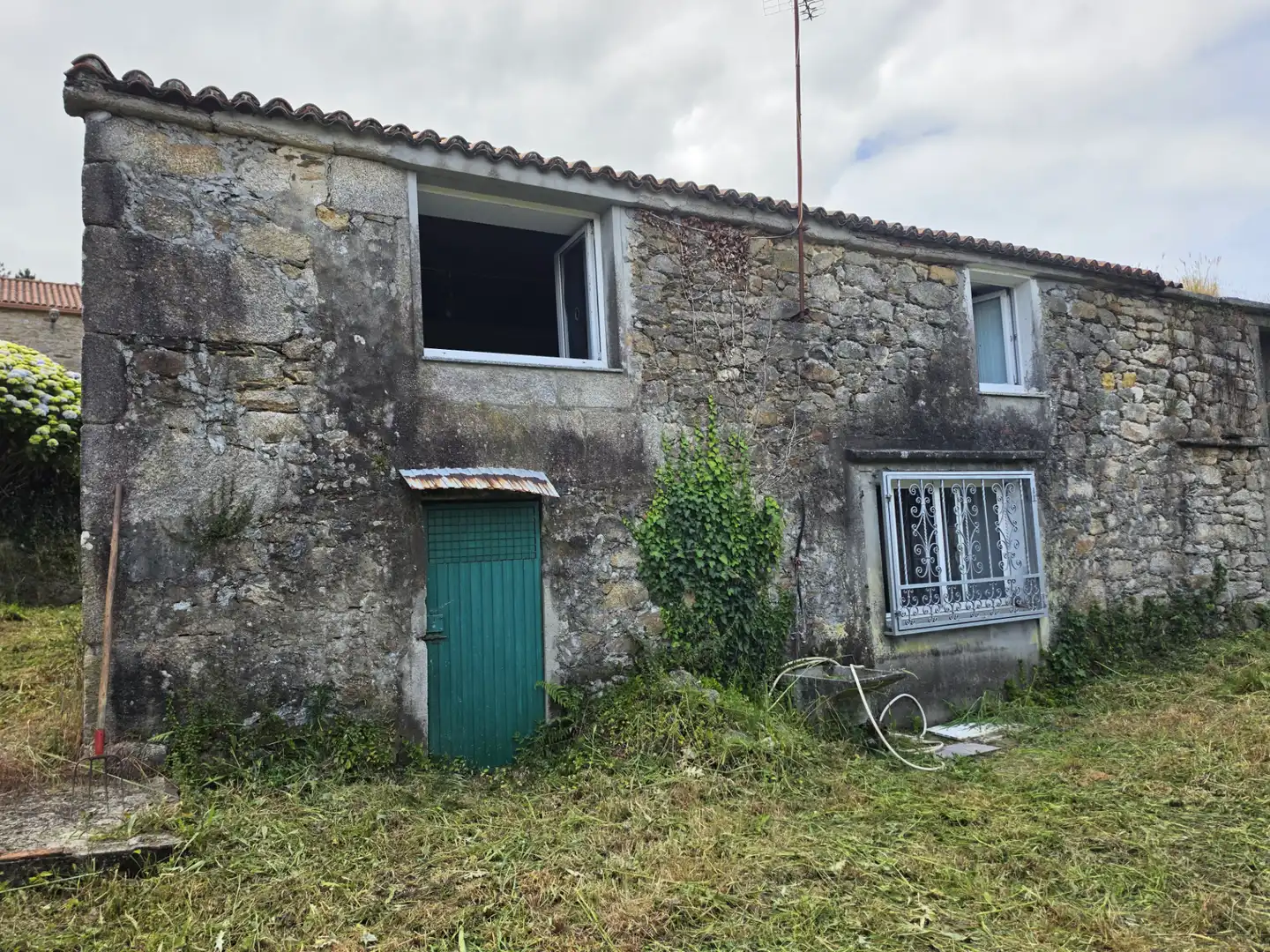 Vista exterior de Finca rústica en venda en Vimianzo amb Jardí privat i Traster
