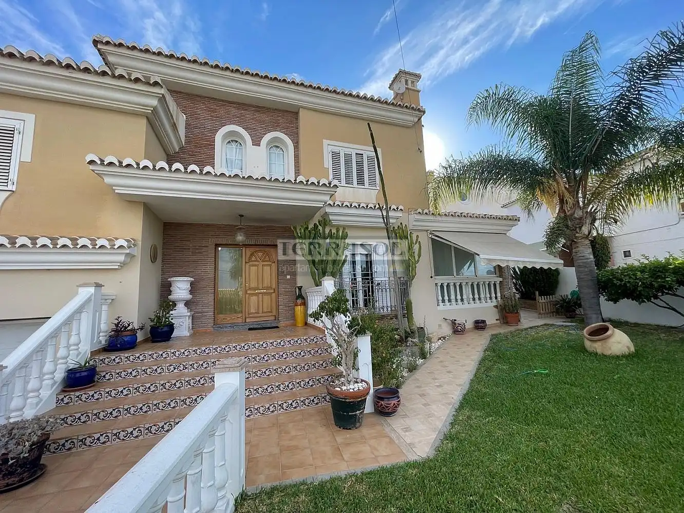 Vista exterior de Casa o xalet en venda en Vélez-Málaga amb Aire condicionat, Calefacció i Terrassa