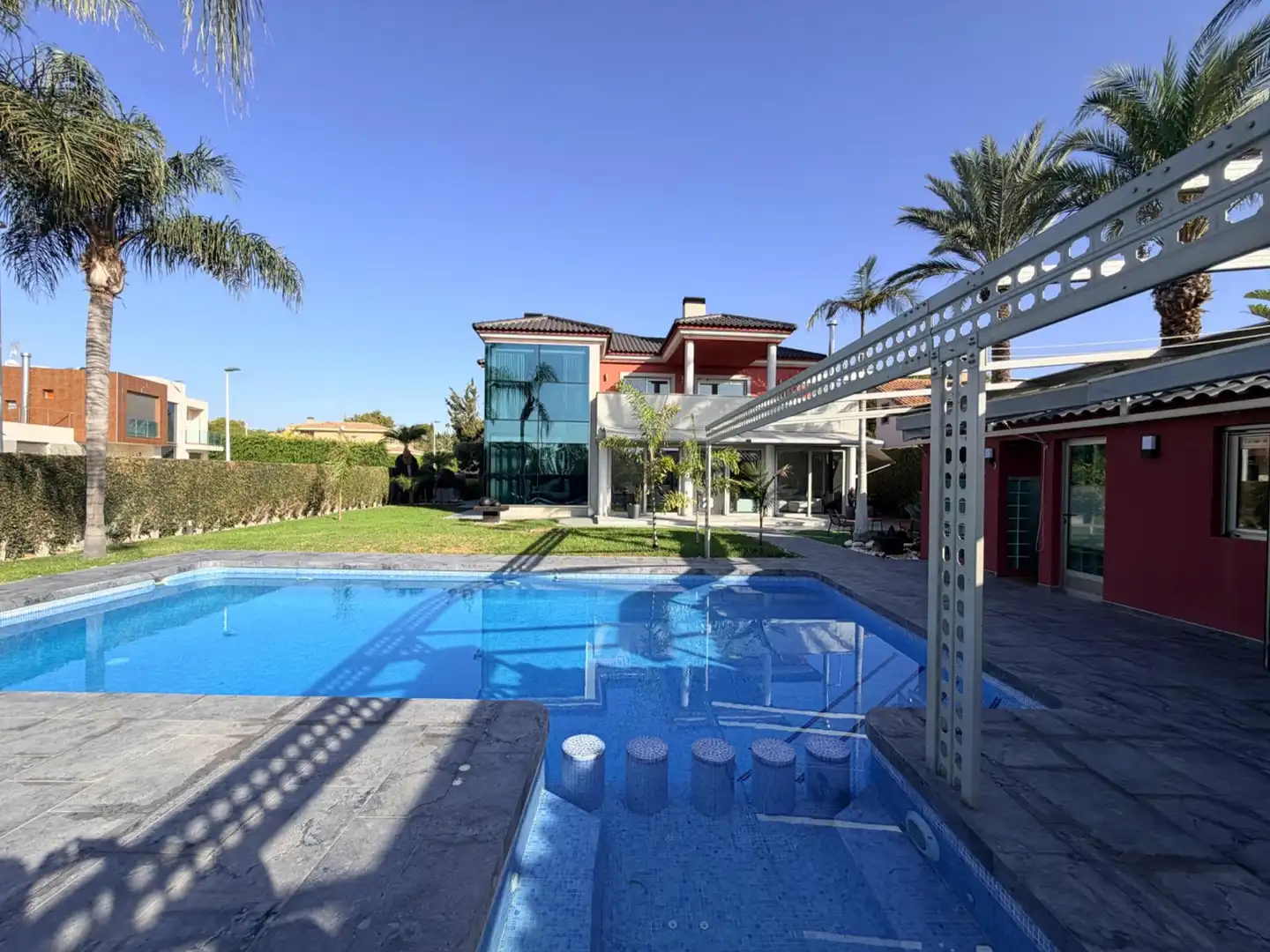 Piscina de Casa o chalet de alquiler en Elche / Elx con Aire acondicionado, Calefacción y Jardín privado