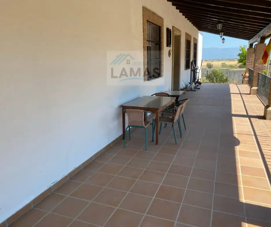 Terrassa de Finca rústica en venda en Navalmoral de la Mata amb Aire condicionat, Calefacció i Jardí privat