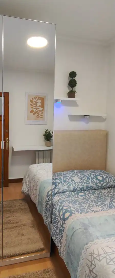 Bedroom of Flat for rent in Gijón   with Heating, Furnished and Washing machine