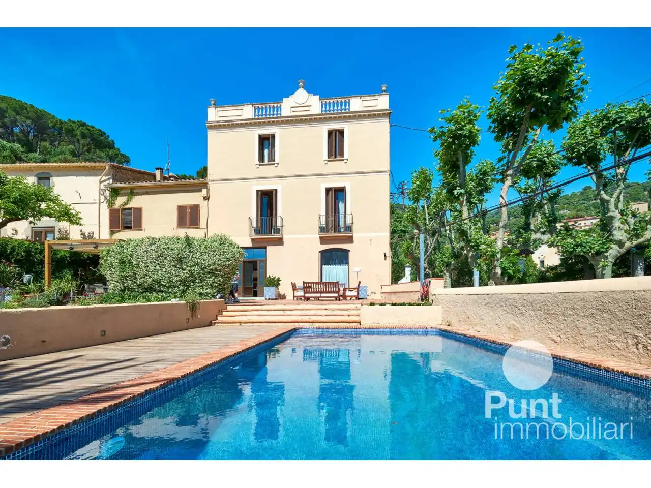 Vista exterior de Casa adosada en venda en Premià de Dalt amb Aire condicionat, Calefacció i Parquet