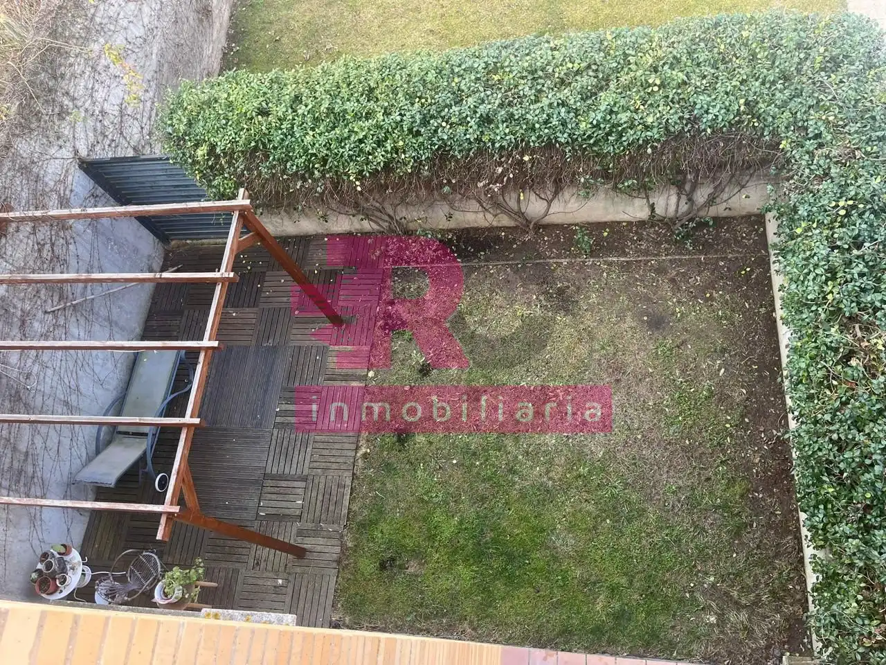 Jardín de Casa adosada en venta en Cabrerizos con Calefacción, Jardín privado y Piscina comunitaria