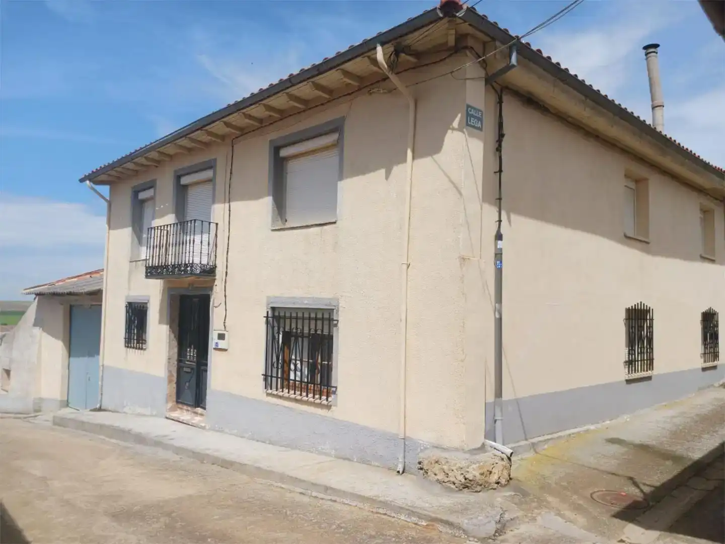 Vista exterior de Finca rústica en venda en Aguilar de Campos amb Jardí privat i Moblat