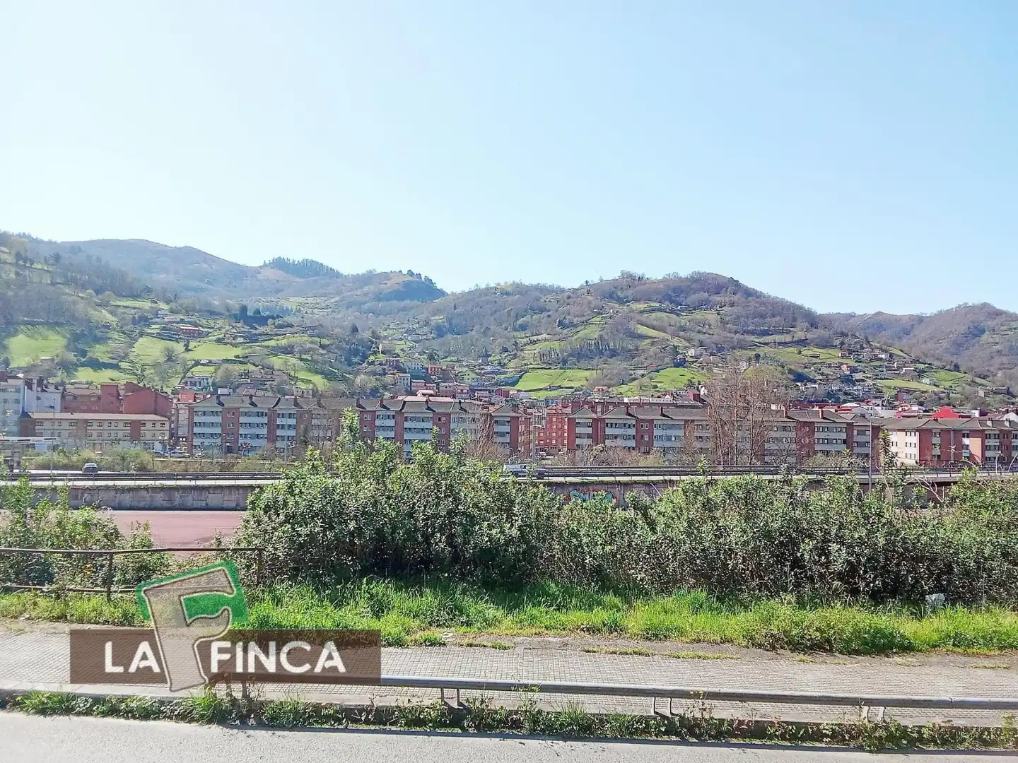 Vista exterior de Residencial en venta en San Martín del Rey Aurelio