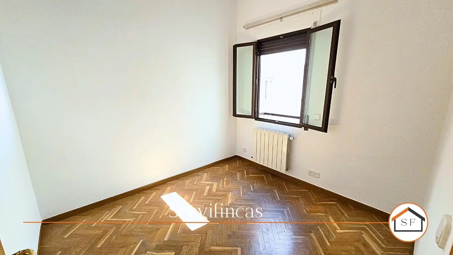 Schlafzimmer von Wohnung zur Miete in Madrid mit Heizung und Parkett