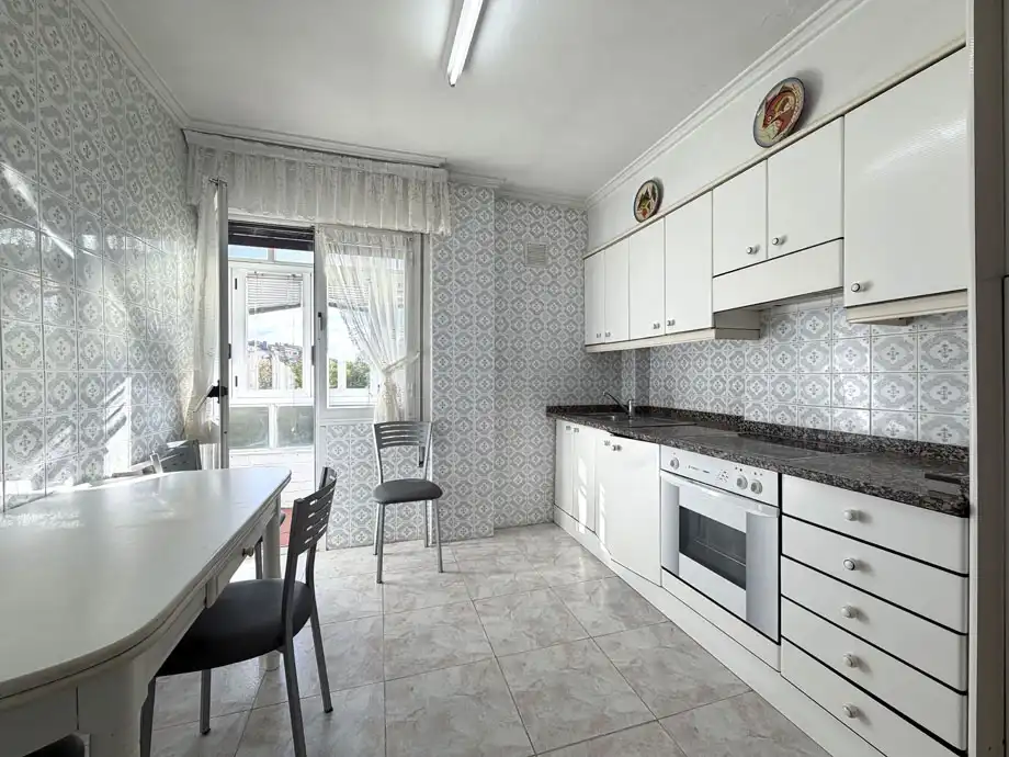 Kitchen of Flat for sale in Zaramaga