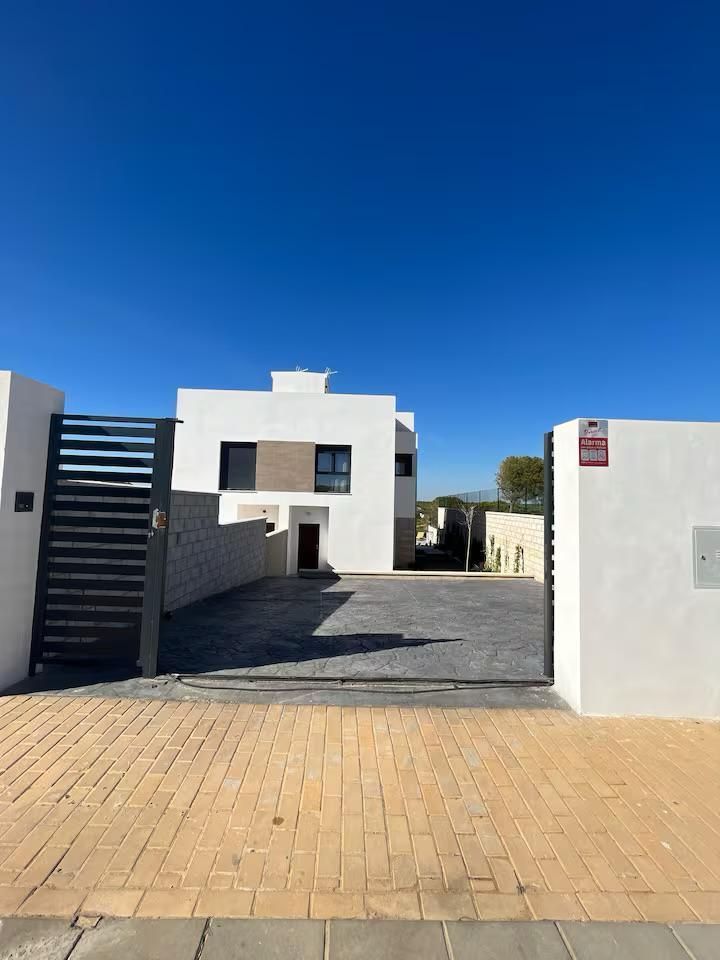 Vista exterior de Casa o xalet de lloguer en El Rompido amb Aire condicionat, Calefacció i Jardí privat