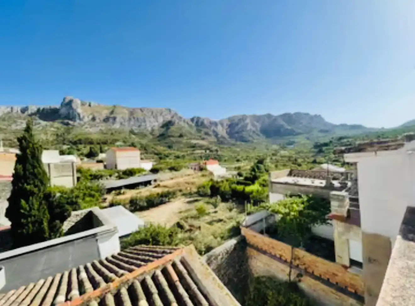 Außenansicht von Einfamilien-Reihenhaus zum Verkauf in La Vall de Laguar mit Terrasse, Abstellraum und Möbliert