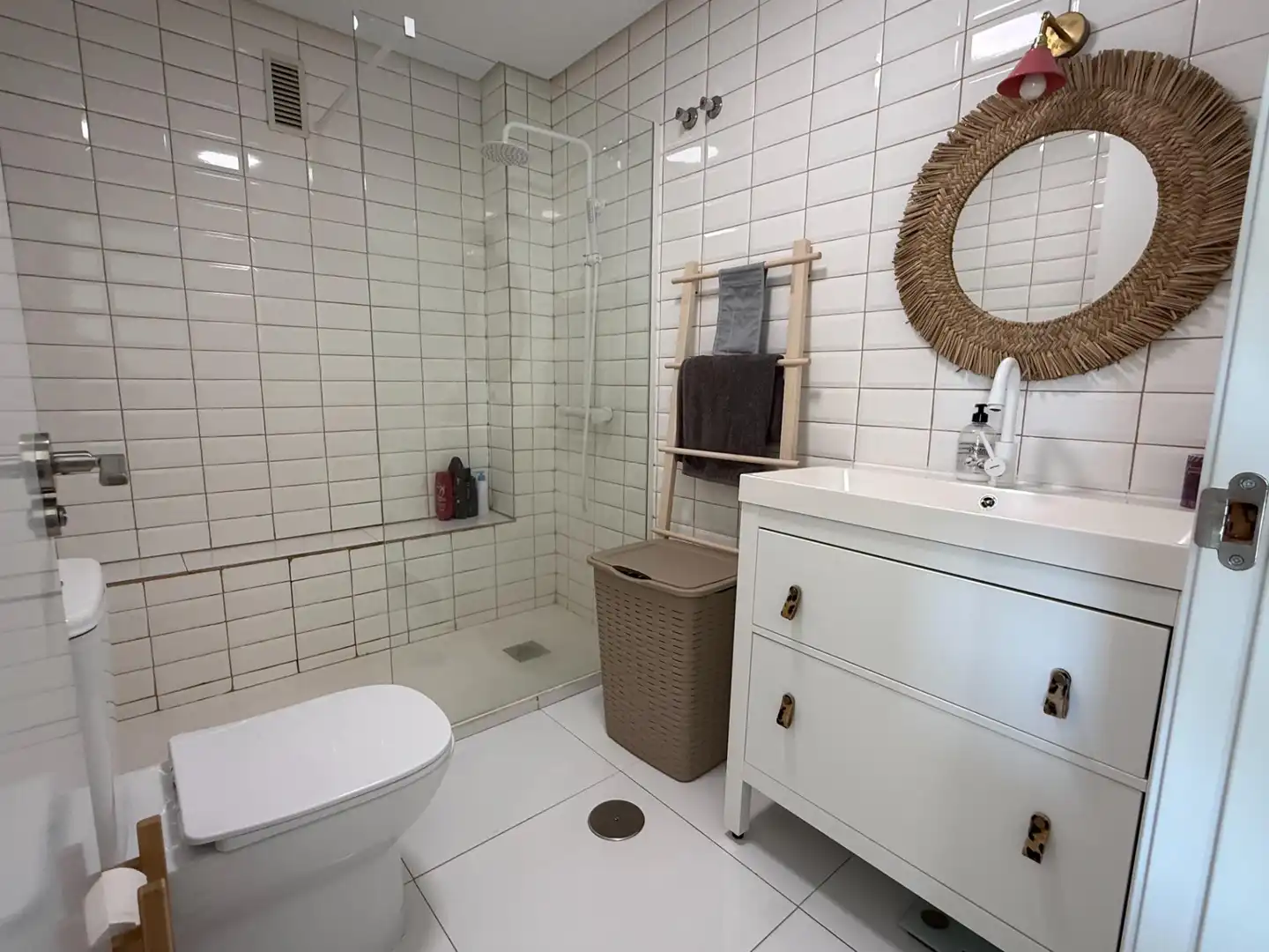 Bathroom of Flat for rent in Cartagena  with Furnished, Balcony and Community pool