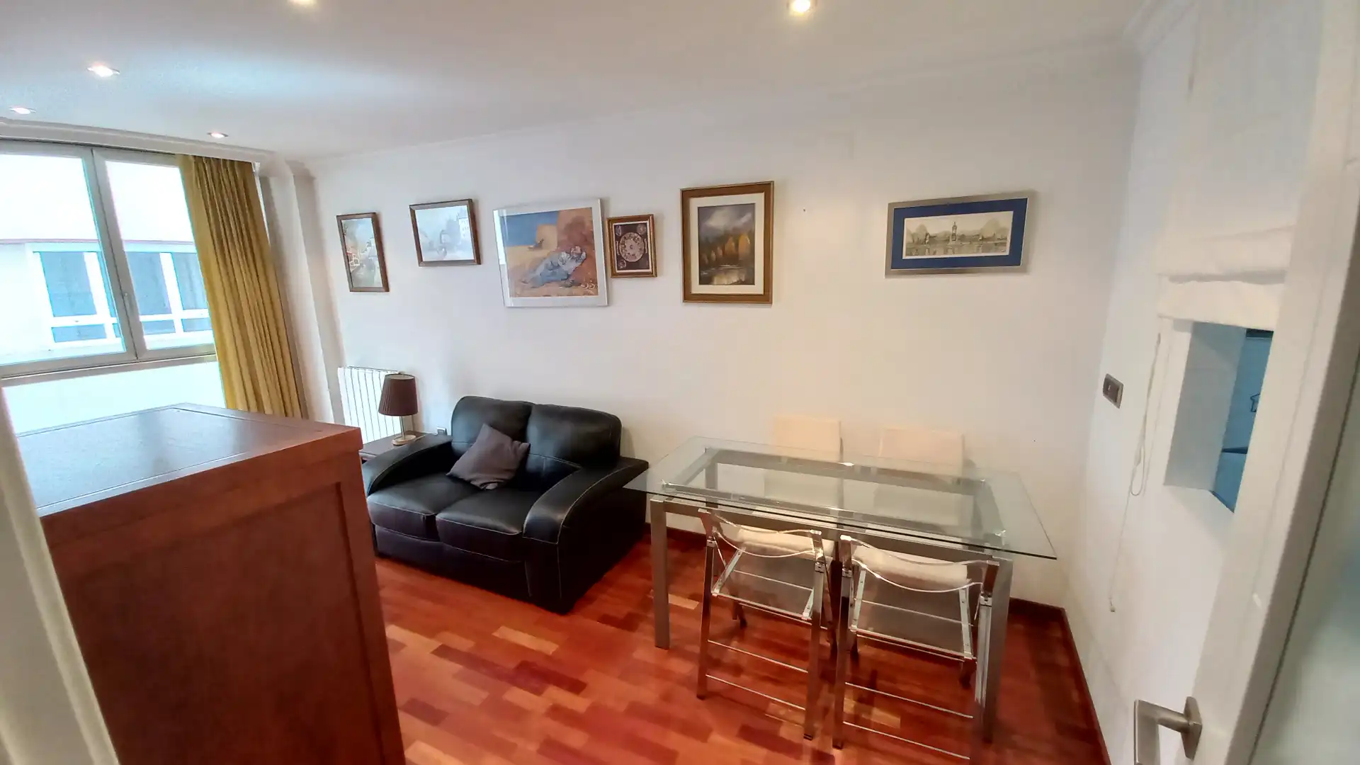 Sala de estar de Apartamento de alquiler en Albacete con Aire acondicionado, Calefacción y Parquet