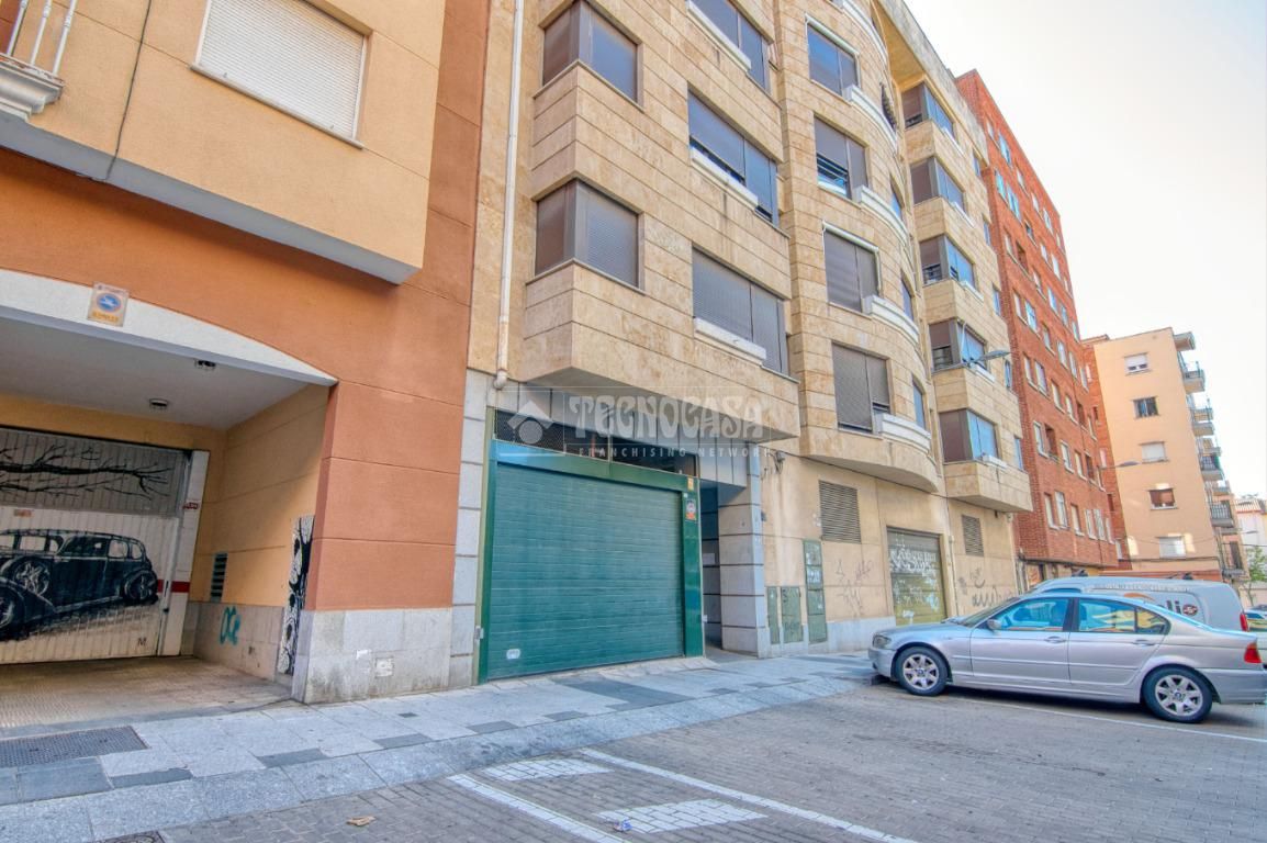 Garage to rent in Labradores