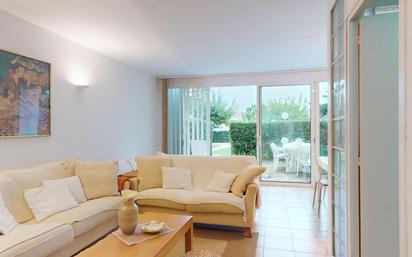 Living room of Flat for sale in Castell-Platja d'Aro  with Air Conditioner, Heating and Terrace