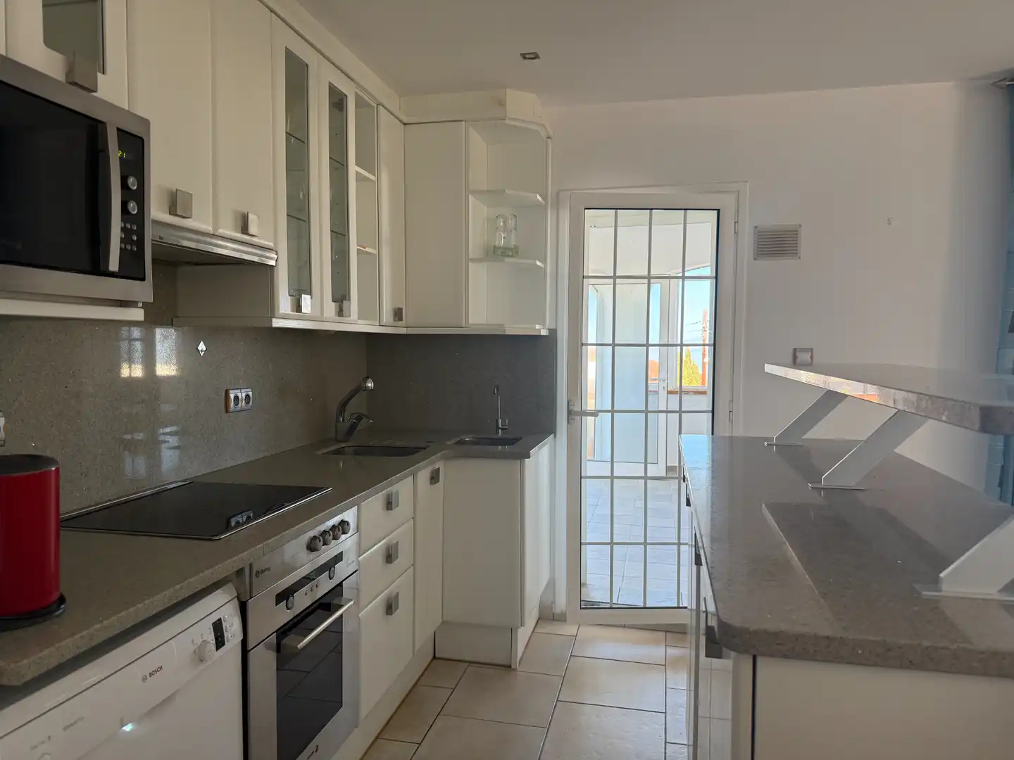 Cocina de Casa o chalet en venta en L'Escala con Aire acondicionado, Calefacción y Jardín privado
