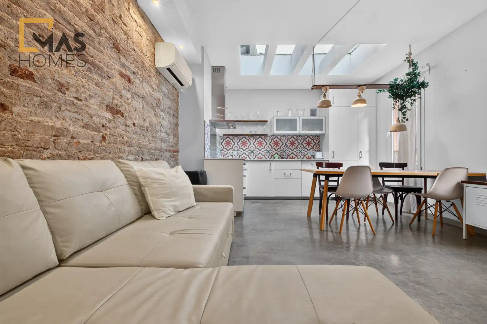 Living room of Buildings for sale in Ciutat Vella