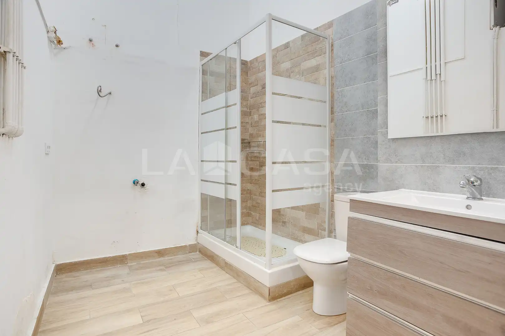 Bany de Local en venda en L'Hospitalet de Llobregat