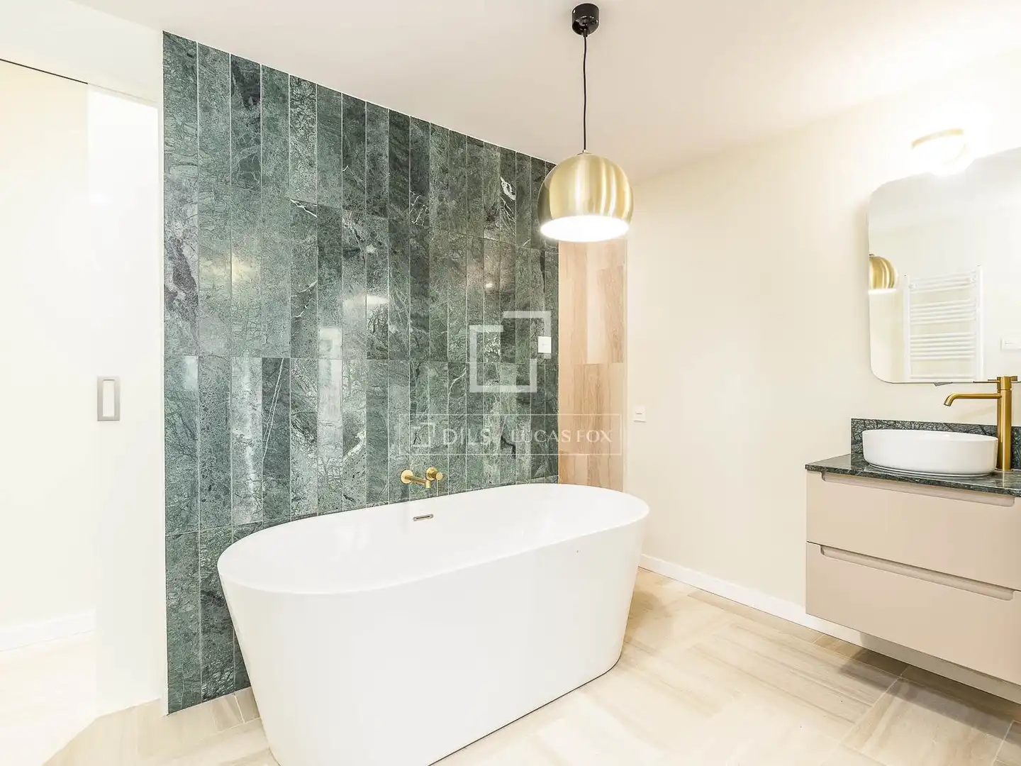 Baño de Piso en venta en Barcelona con Aire acondicionado y Terraza