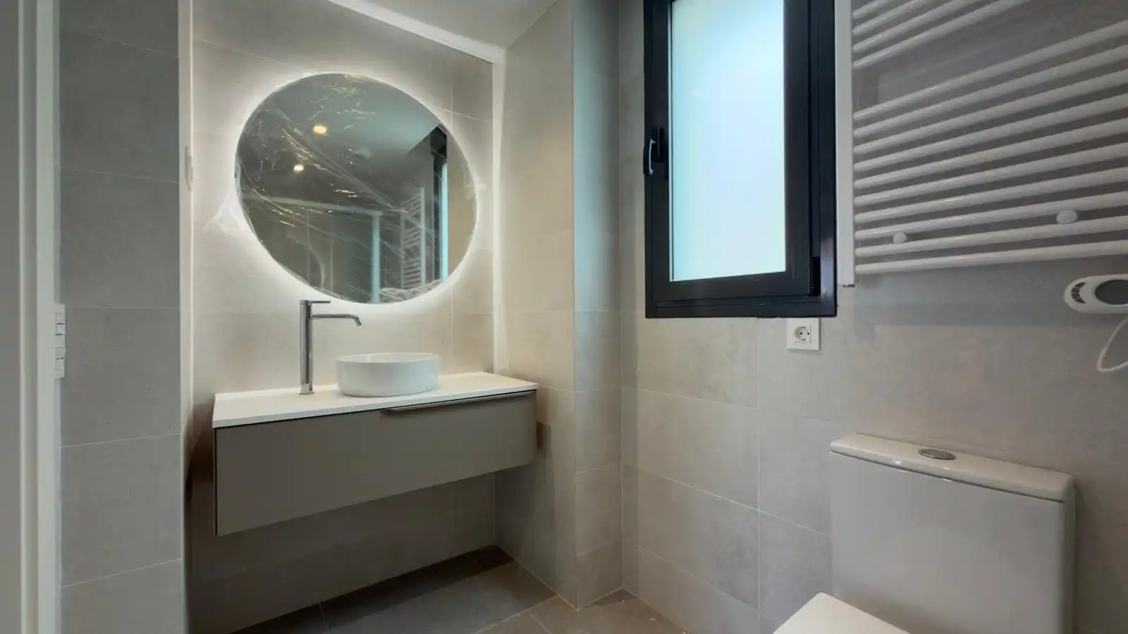 Bathroom of Attic for sale in Esplugues de Llobregat  with Air Conditioner, Heating and Terrace