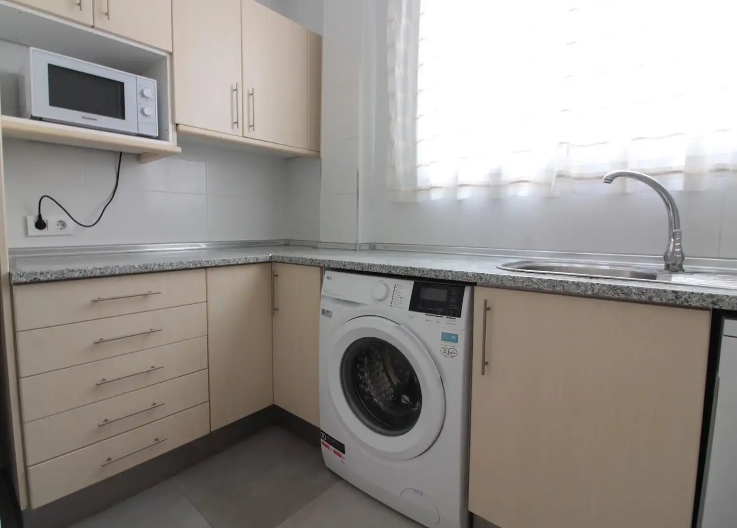 Cocina de Piso de alquiler en Valencia con Balcón
