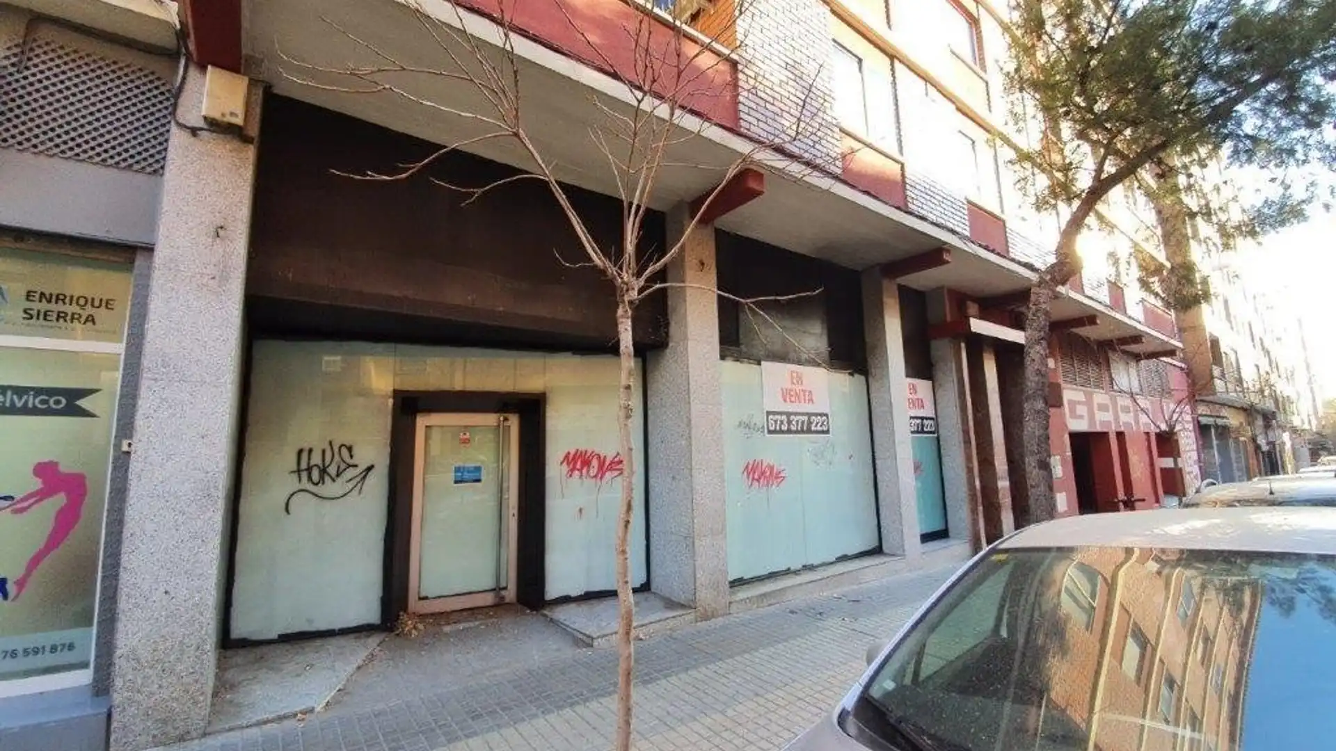 Vista exterior de Local en venta en  Zaragoza Capital