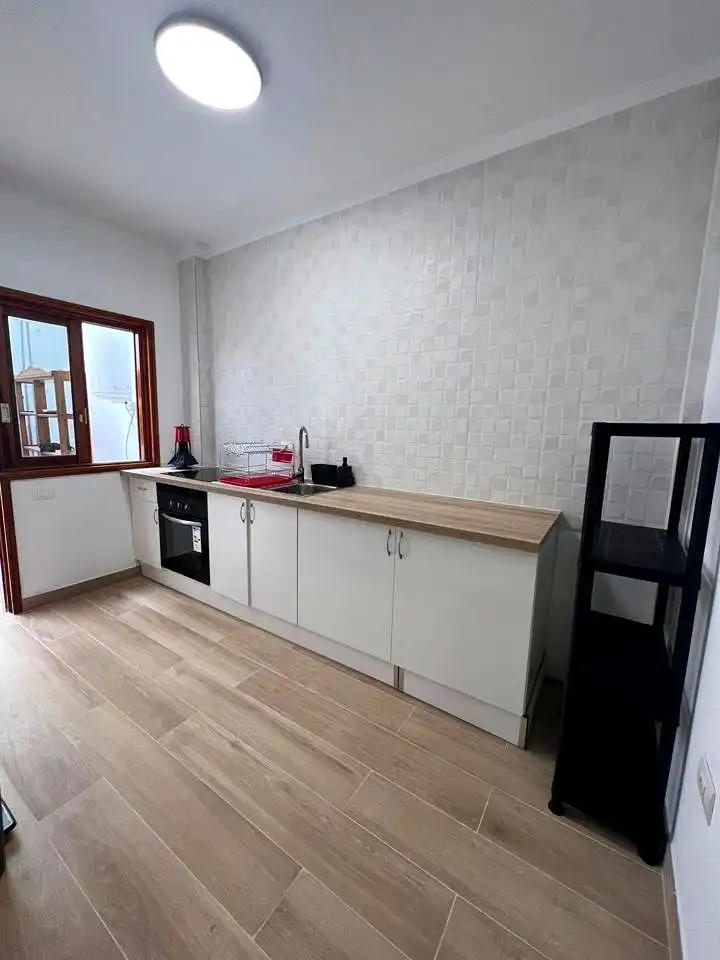 Room in Bartolome Benitez, Gracia