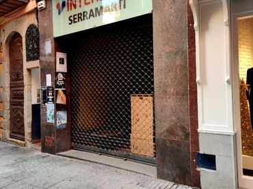Locale commerciale in affitto a Placeta de la Ciutat 9