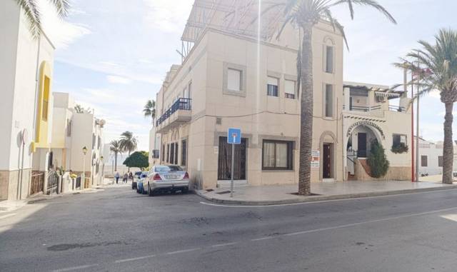 Local comercial en Alquiler en Avenida Faro Mesa Roldán en Carboneras
