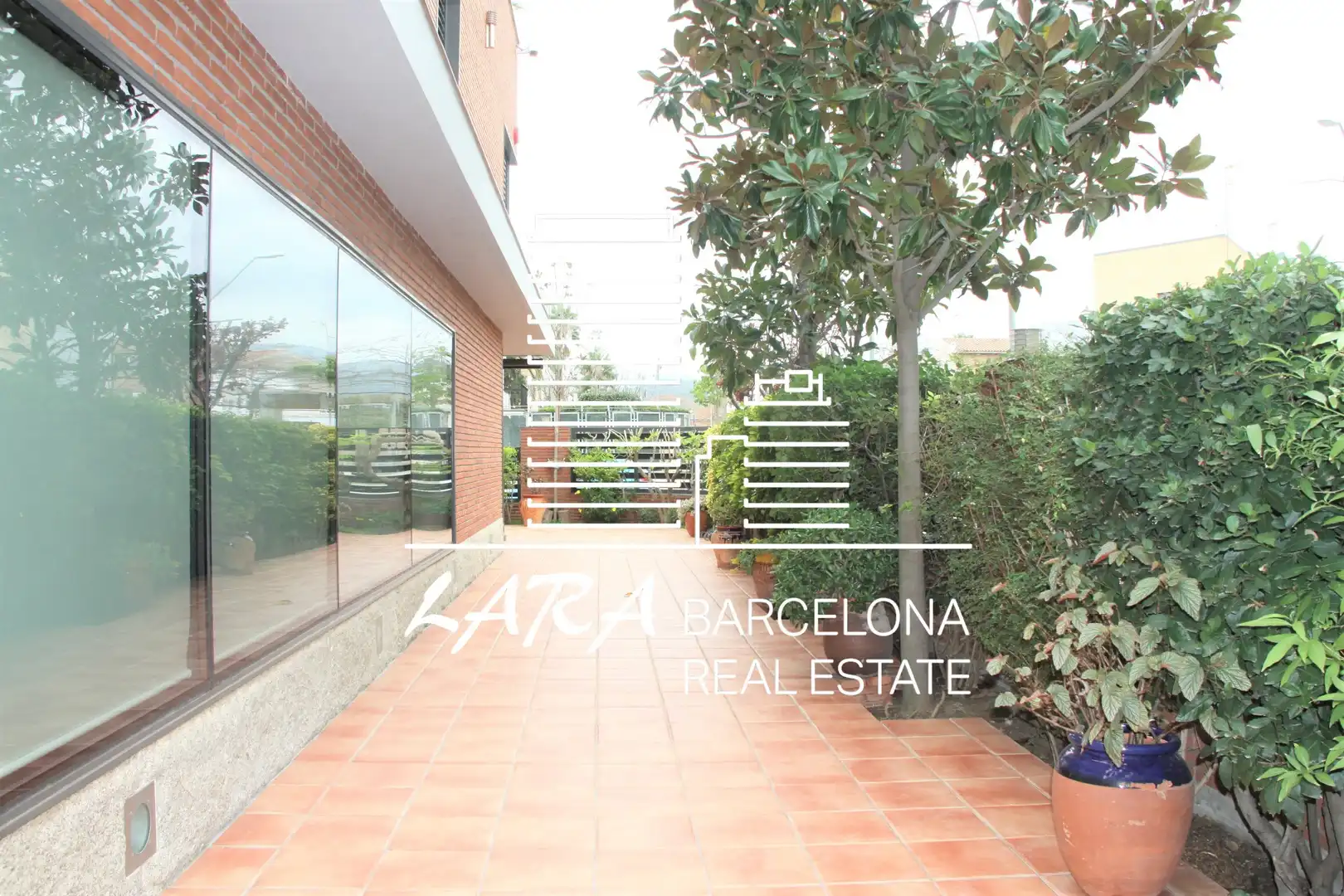 Vista exterior de Casa o chalet en venta en Viladecans con Aire acondicionado, Calefacción y Jardín privado