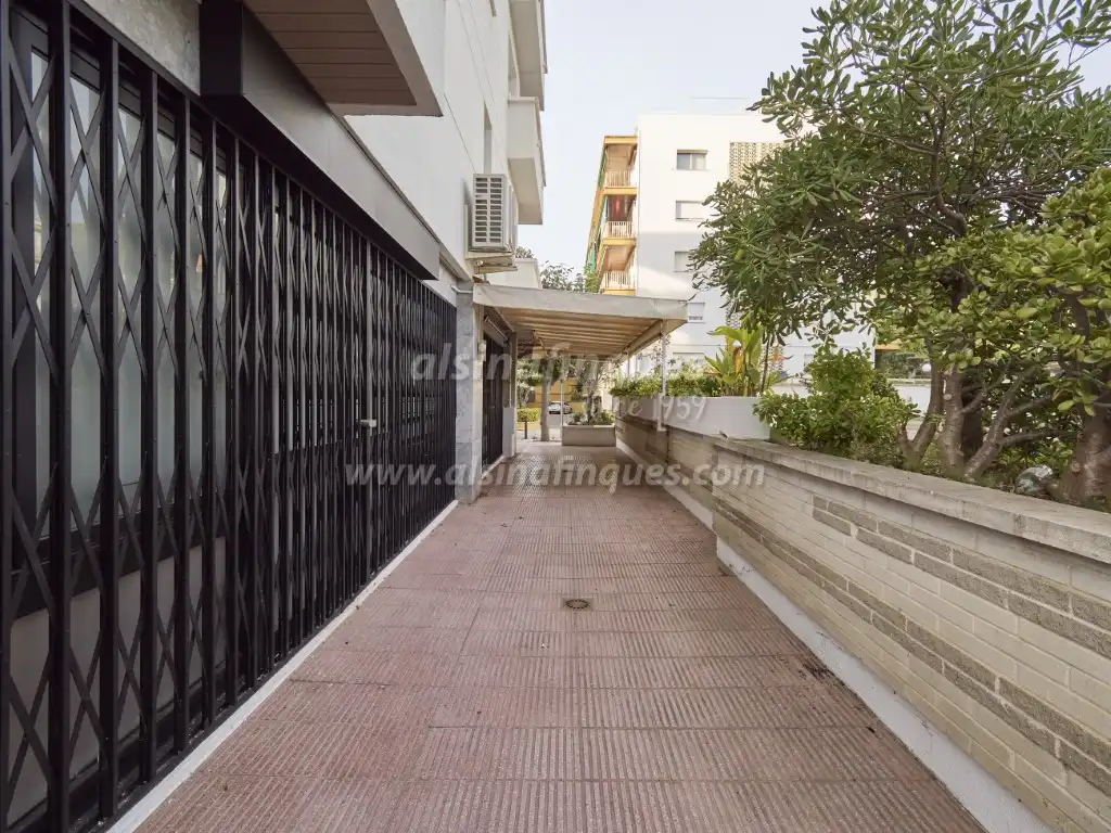 Vista exterior de Local en venta en Lloret de Mar con Aire acondicionado y Amueblado