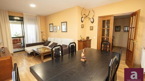 VENTA DE LA NUDA PROPIEDAD DE PISO DE 3 HABITACIONES Y GARAJE EN CÁCERES