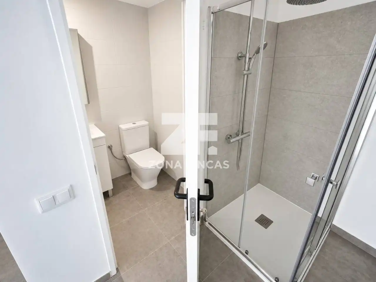 Badezimmer von Wohnung zum Verkauf in Badalona mit Klimaanlage, Heizung und Terrasse