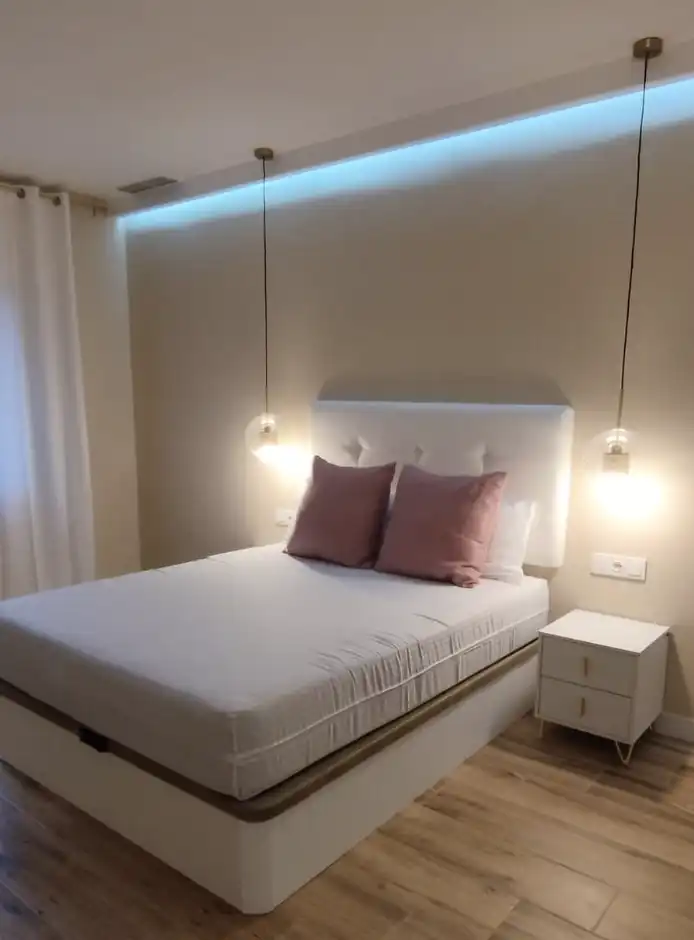 Schlafzimmer von Wohnung zur Miete in Marbella mit Klimaanlage, Heizung und Terrasse