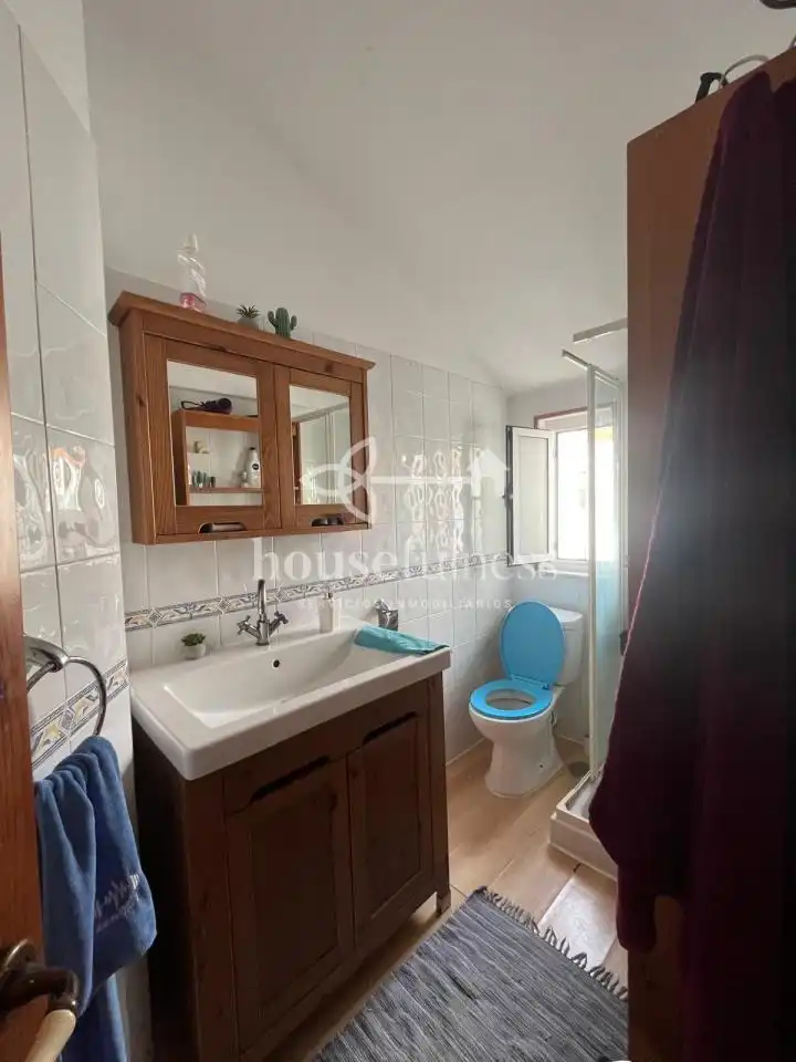 Bathroom of Apartments for sale in Ferrol  with Parquet flooring and Storage room
