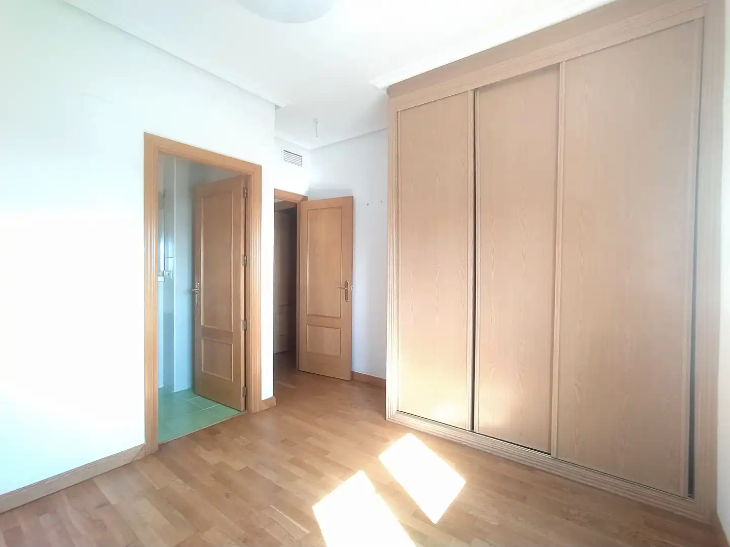 Schlafzimmer von Wohnung zum Verkauf in Mérida mit Klimaanlage, Abstellraum und Balkon