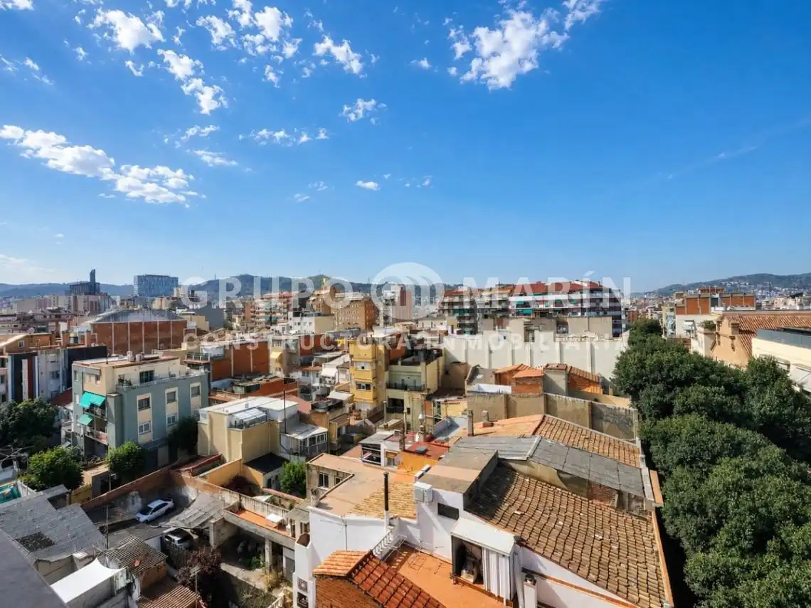 Vista exterior de Loft en venda en Barcelona amb Calefacció, Terrassa i Moblat
