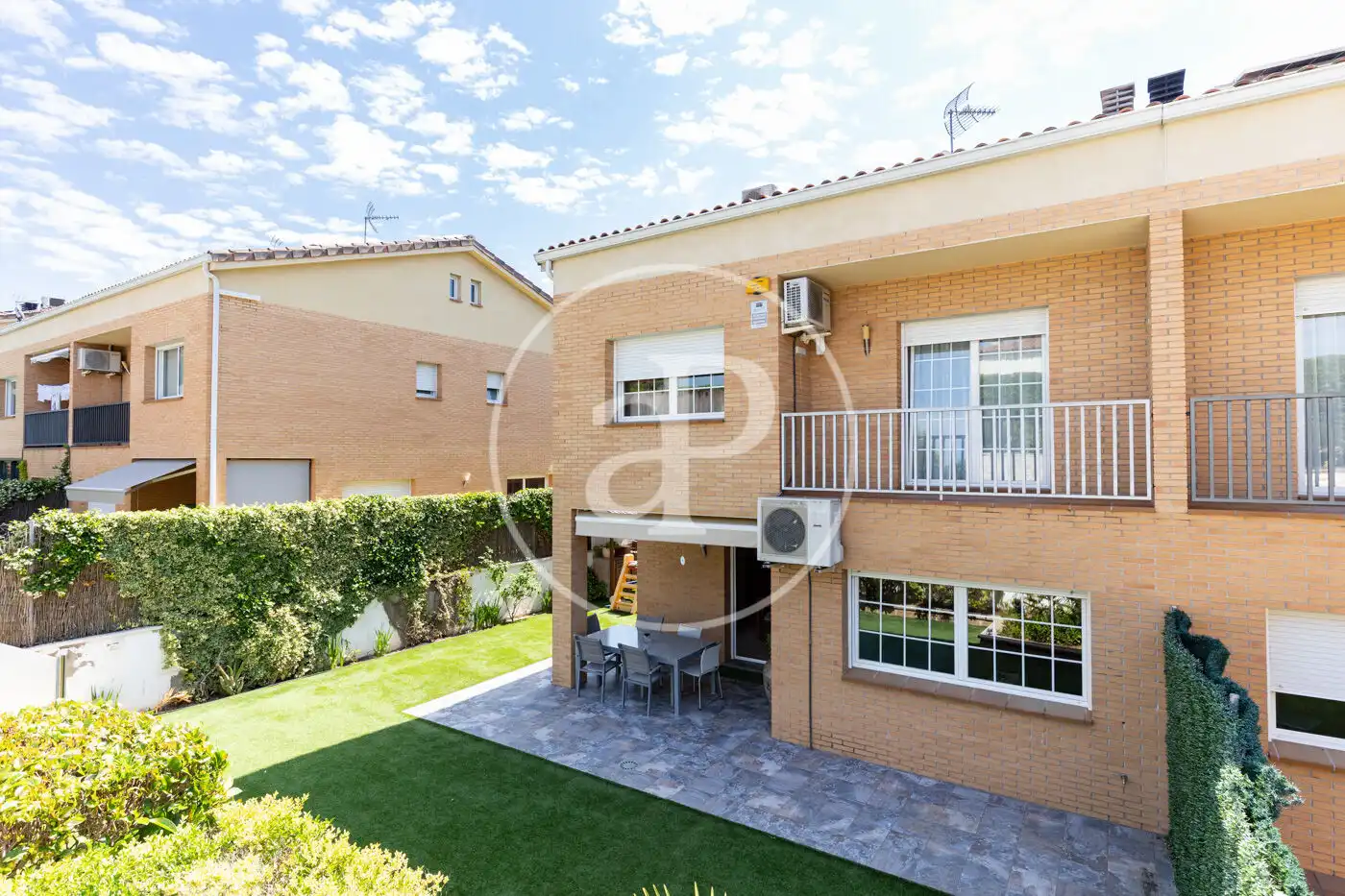 Garten von Einfamilien-Reihenhaus zum Verkauf in Sant Quirze del Vallès mit Klimaanlage, Heizung und Privatgarten