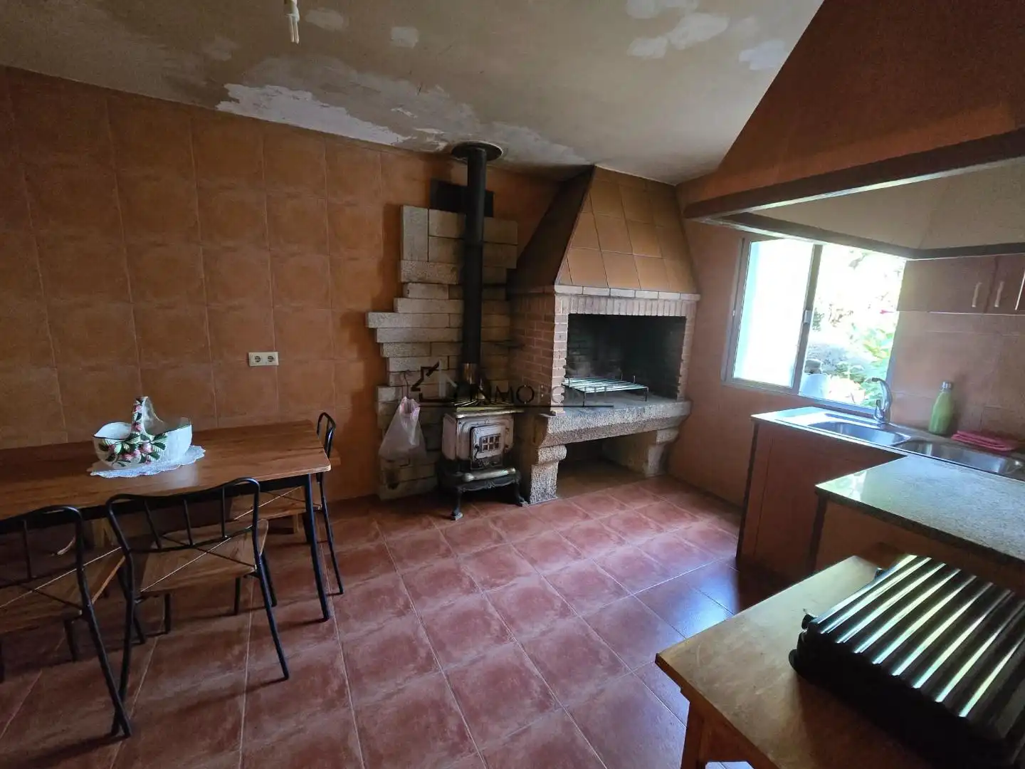 Cuina de Casa o xalet en venda en Pontevedra Capital  amb Calefacció, Jardí privat i Terrassa