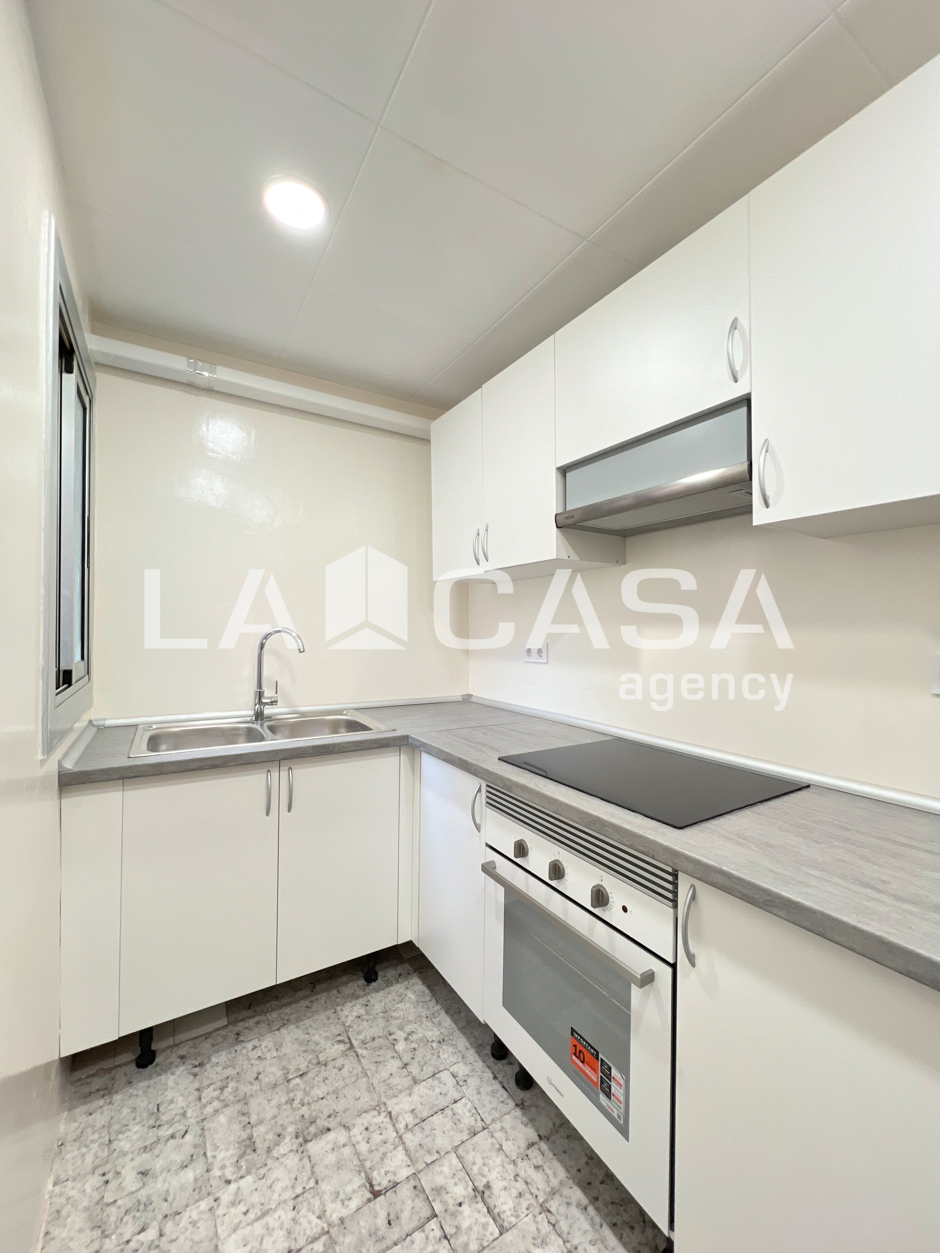 Cuina de Pis en venda en Badalona amb Balcó