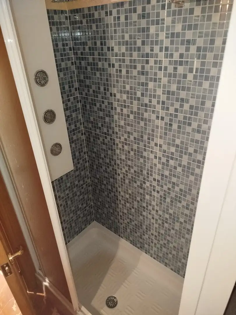 Baño de Piso en venta en Badalona con Aire acondicionado, Amueblado y Horno